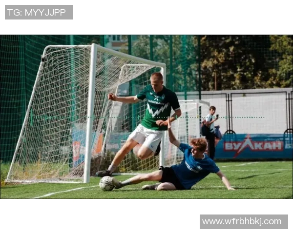 经典足球明星精彩瞬间集锦展现足球魅力与激情的动人画面